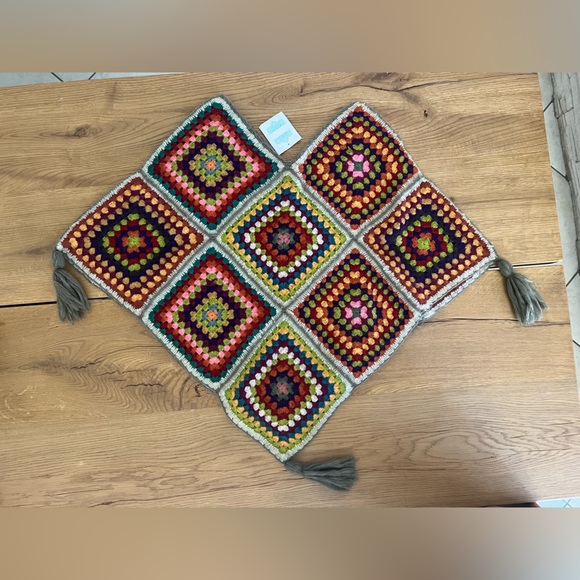 Gorgeous Cienna Crochet afghan poncho new!! - Picture 3 of 3